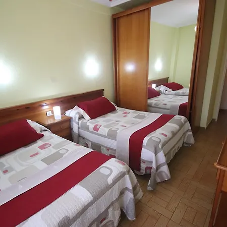 Hostal Sanpatiel