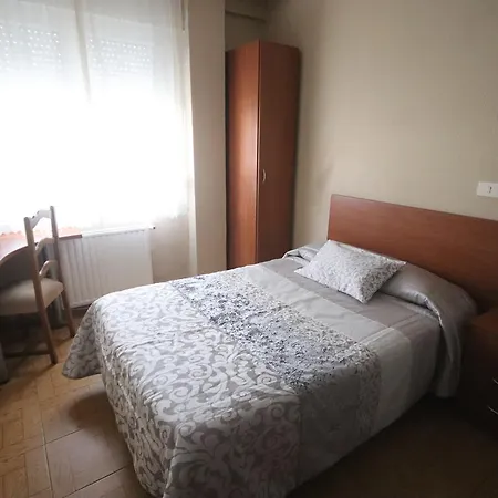 Hostal Sanpatiel Гостевой дом