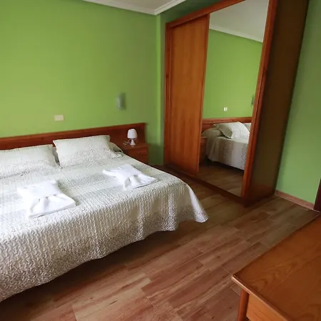 Hostal Sanpatiel 2*