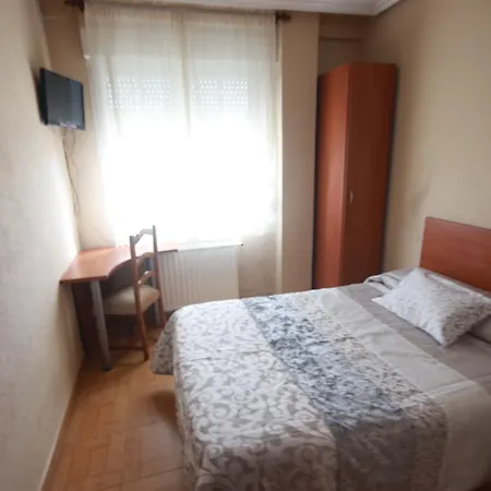Hostal Sanpatiel