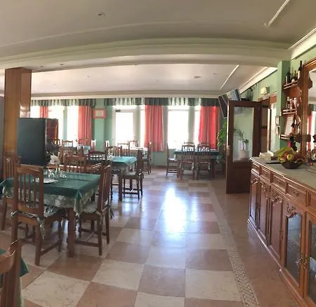 Hostal Sanpatiel 2*